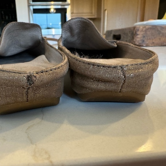 Donald Pliner Faye Light Bronze Distressed Metallic Bit Slide Mule / 7.5 - Picture 5 of 12